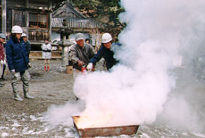 Photo：初期消火訓練