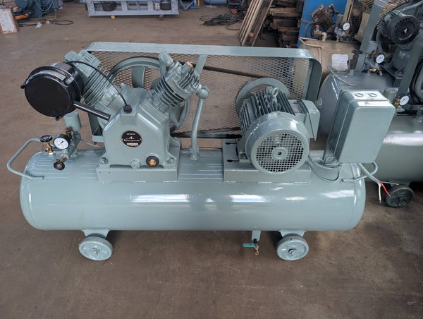 低圧ｺﾝﾌﾟﾚｯｻｰ5.5kw